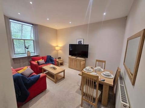 TV and multimedia, Living room, Dining area