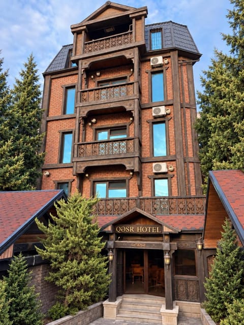 Property building, Day