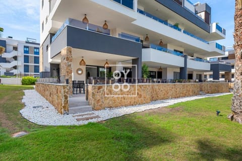 Property building, Spring, Day, Garden, Garden view