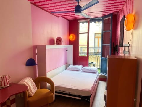 Bed, Living room