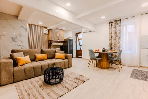 Living room, Seating area, Dining area