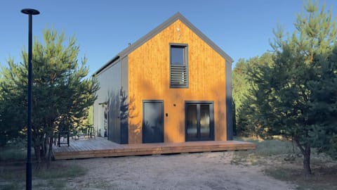 Property building, Day, Garden