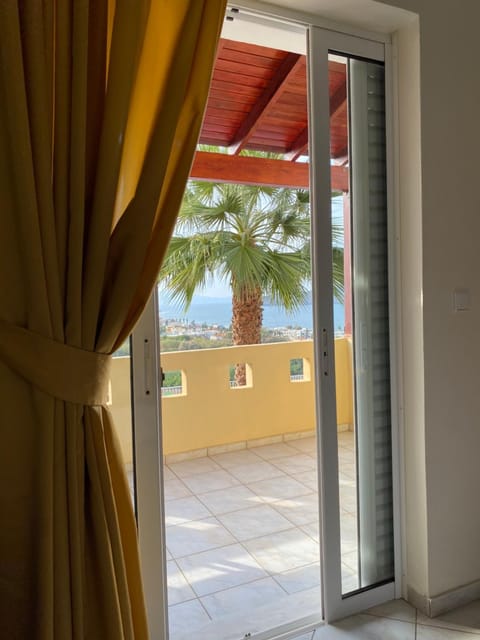 View (from property/room), Balcony/Terrace