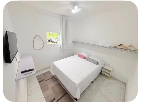 Bed, TV and multimedia, Bedroom