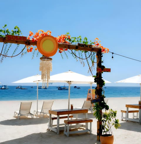 Restaurant/places to eat, Natural landscape, Beach, sunbed