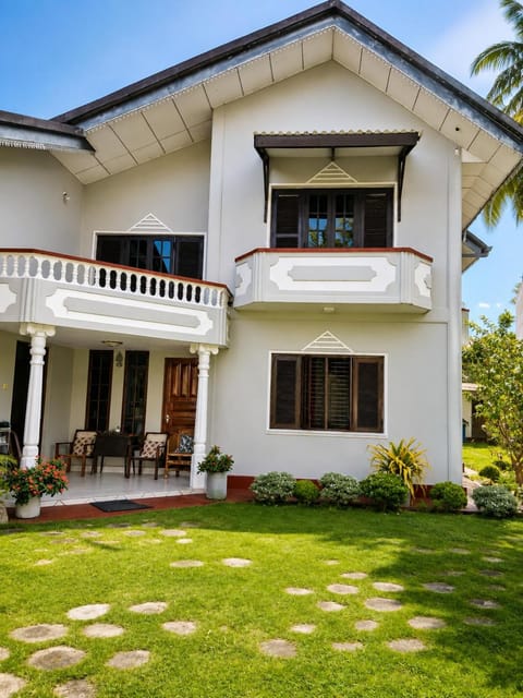 Property building, Day, Garden, Balcony/Terrace, Garden view