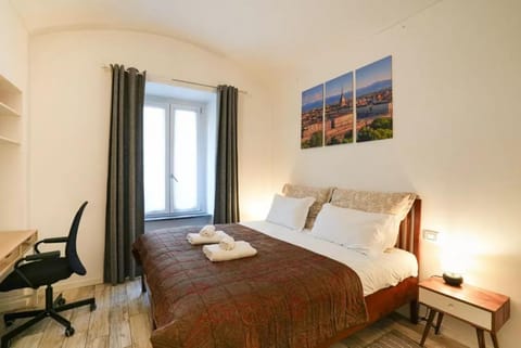Bed, Living room, Photo of the whole room, Bedroom, towels