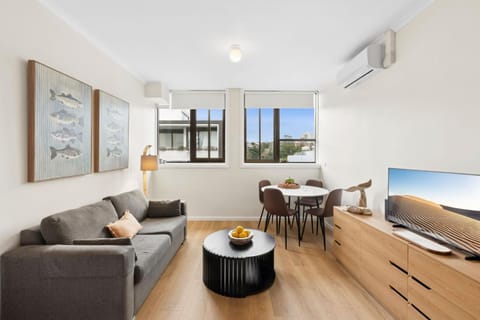 Communal lounge/ TV room, TV and multimedia