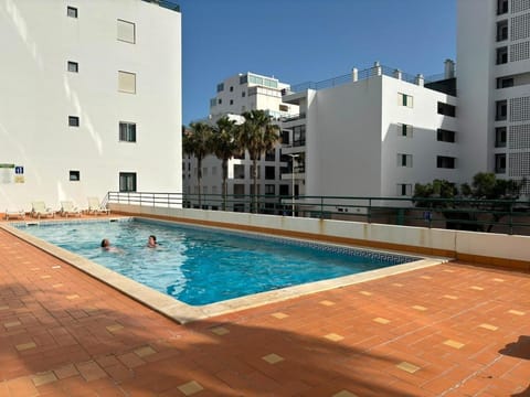 Property building, Pool view, Swimming pool, Swimming pool, sunbed