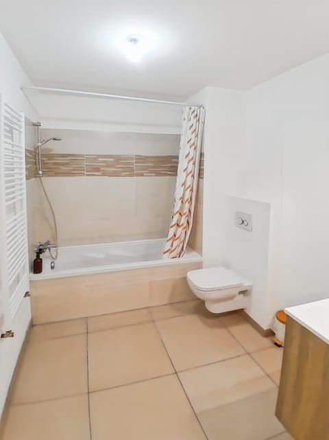 Toilet, Bathroom, Bath