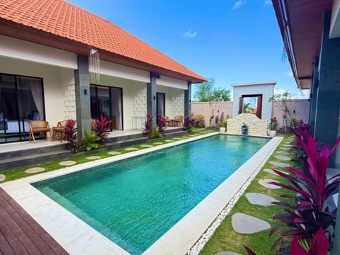 Property building, Pool view, Pool view, Swimming pool