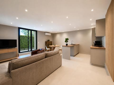 TV and multimedia, Seating area