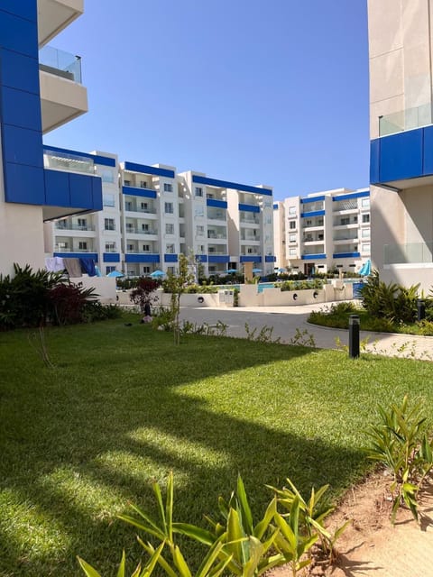 Property building, Spring, Day, Natural landscape, Garden, Garden view