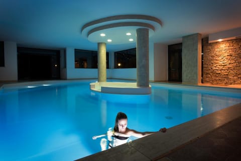 Hot Tub, Swimming pool