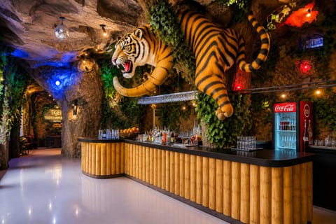 Property building, Restaurant/places to eat, Natural landscape, Bird's eye view, View (from property/room), Lounge or bar, minibar