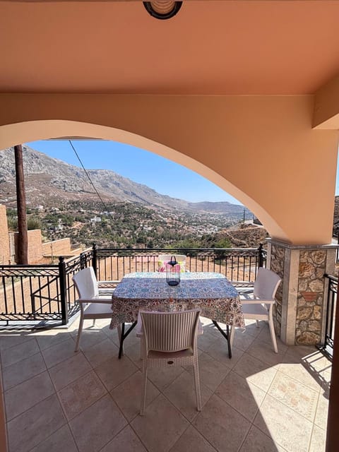 Patio, Day, Natural landscape, Balcony/Terrace, Seating area