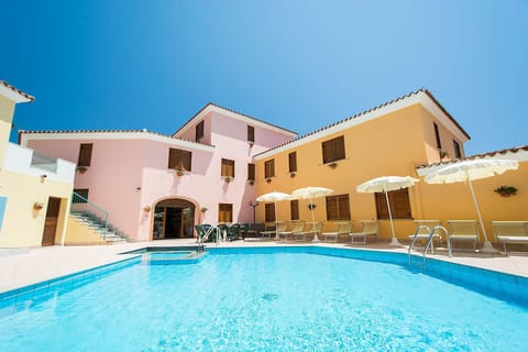Property building, Swimming pool, Swimming pool