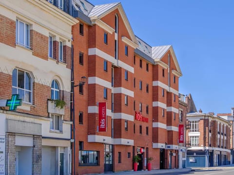 Property building, Street view, Location