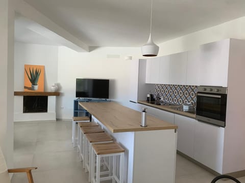 Communal lounge/ TV room, Communal kitchen