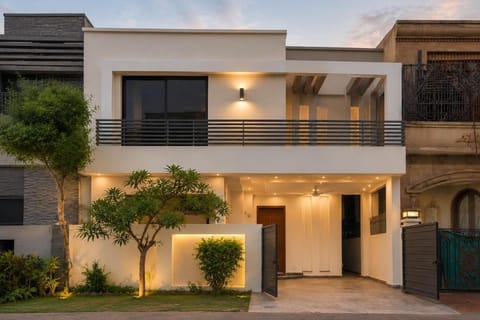Property building, Day