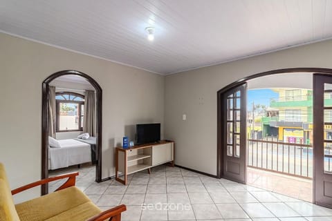 TV and multimedia, Balcony/Terrace, Living room, Bedroom, City view