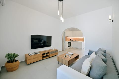 TV and multimedia, Photo of the whole room, Seating area