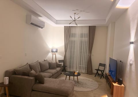 Communal lounge/ TV room, TV and multimedia, Living room, Seating area, Evening entertainment, air conditioner
