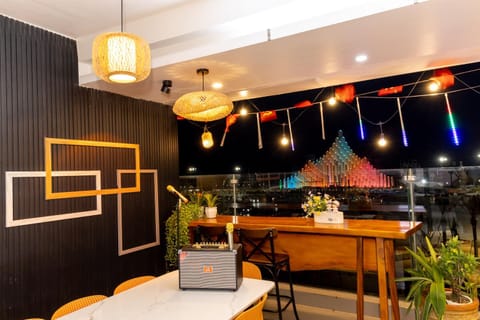 Nearby landmark, Balcony/Terrace, Sea view