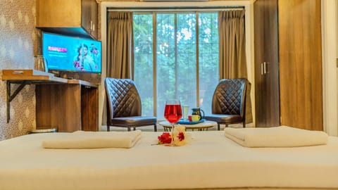 Bed, TV and multimedia