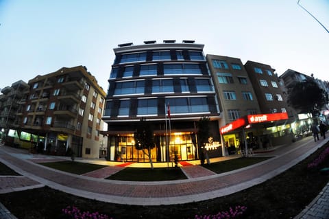 Facade/entrance