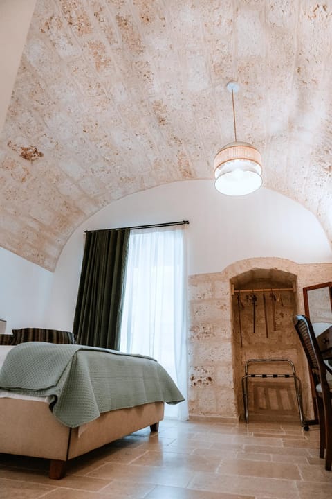 Bed, Photo of the whole room, Bedroom, locker, locker