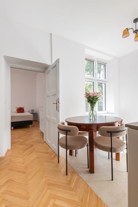 Bed, Kitchen or kitchenette, Photo of the whole room