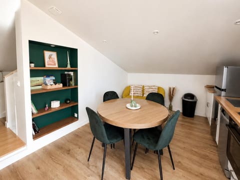 Library, Dining area