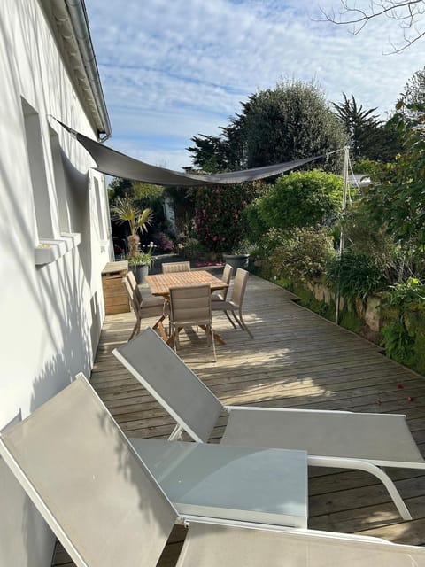 Patio, Spring, Garden, View (from property/room), Balcony/Terrace, Garden view, sunbed