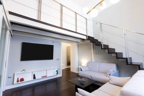 Communal lounge/ TV room, TV and multimedia, Living room, Evening entertainment