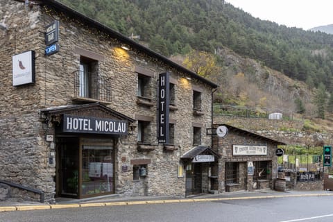 Property building, Facade/entrance