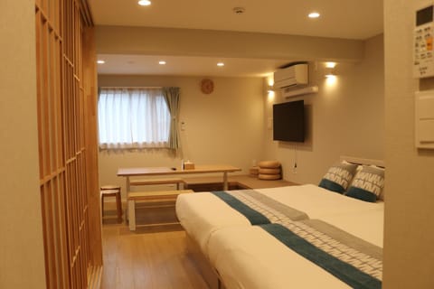 Bed, Photo of the whole room