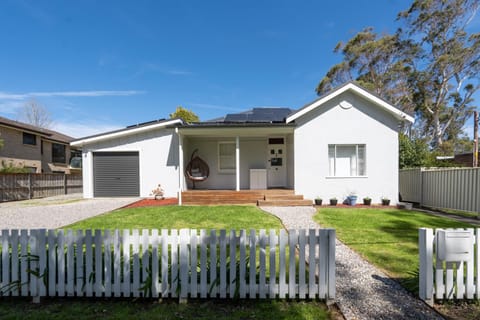 Property building, Day, Garden, Garden view