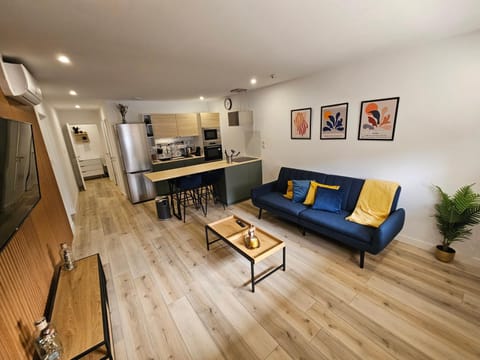 Kitchen or kitchenette, Living room, Seating area
