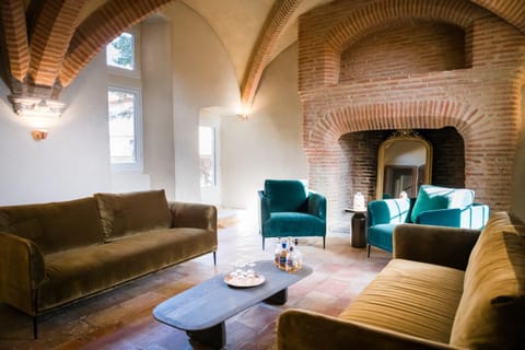 Bedroom, fireplace