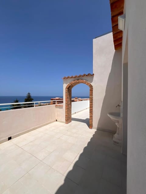 View (from property/room), Balcony/Terrace, Sea view