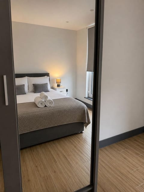 Bed, Photo of the whole room, Bedroom, wardrobe