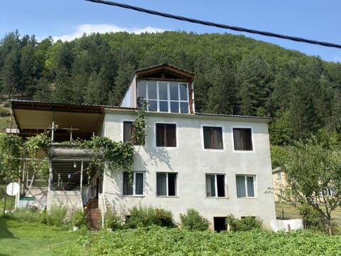 Property building, Day, Natural landscape, Mountain view