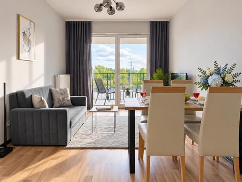 Patio, View (from property/room), Balcony/Terrace, Living room, Seating area, Dining area