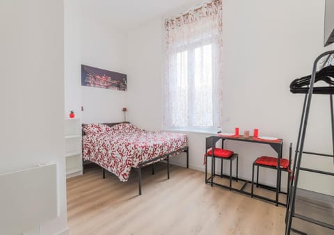 Bed, Photo of the whole room, Dining area, Bedroom