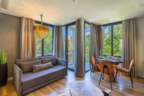 Living room, Dining area