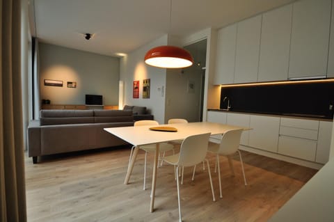 Kitchen or kitchenette, Photo of the whole room, Dining area