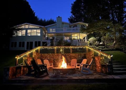 Seating area, Location