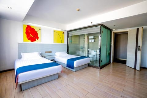 Photo of the whole room
