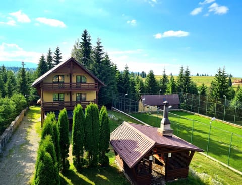 Property building, Natural landscape, BBQ facilities, Garden view, Mountain view, Sports